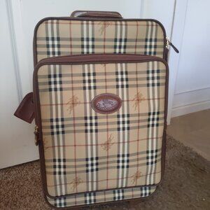 Vintage Burberrys of London suitcase haymarket detail Tan and Brown Nova Check
